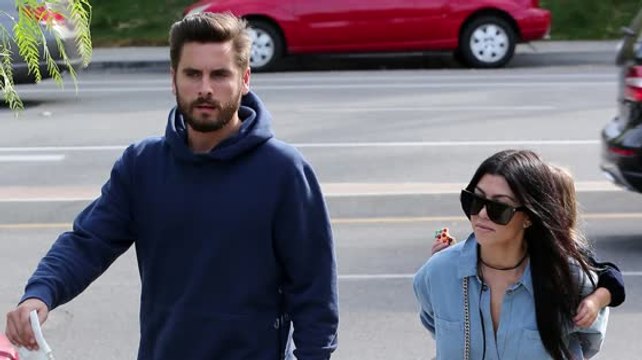 Scott Disick and Kourtney Kardashian Cordially Have Lunch in LA