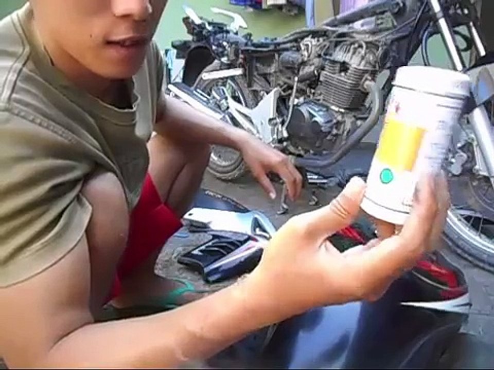 Cara Menambal Tangki Motor dengan Bedak