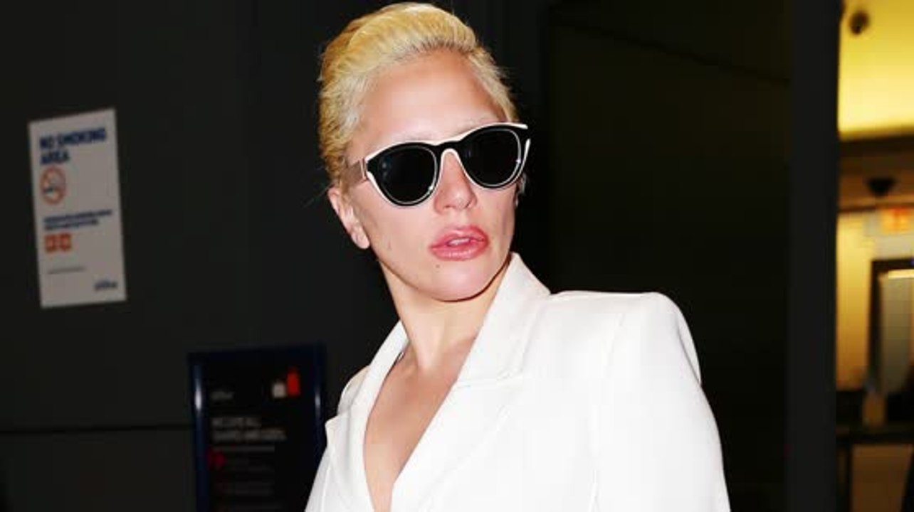 Lady Gaga feiert ihre Nominierung für einen Golden Globe