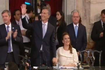 Mauricio Macri jura como presidente argentino