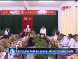 Đại tướng Trần Đại Quang đã tặng quà cho các gia đình chính sách, hộ nghèo trong tỉnh Ninh Thuận