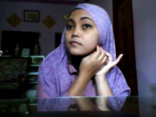 How To Wear Hijab Style Paris Flower l Video Cara Memakai Jilbab Paris Bunga