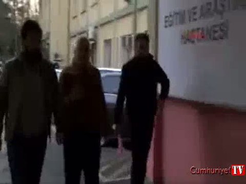 Gözaltına alınan eski AKP'li vekilden gazeteciye soru tepkisi