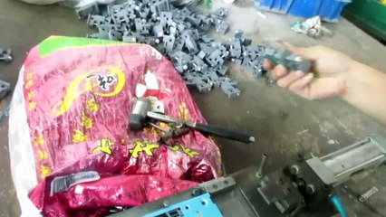 Herrajes para Muebles de Cocina - China: Sistemas de Alzamiento Premium Mecánimos a Muelle / Production 6