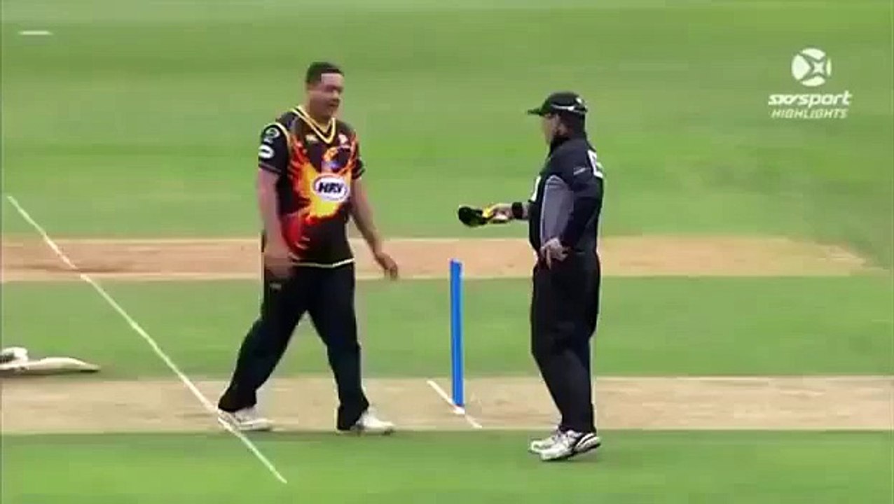 Amazing Run out by Jesse Ryder One handed Back Throw