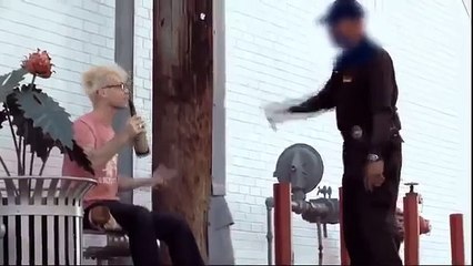 Trolls mágico polícia