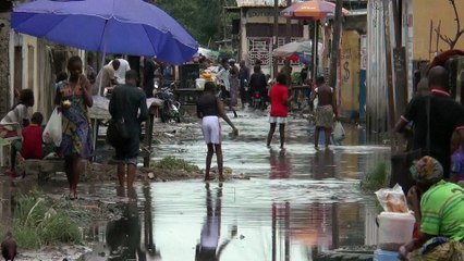 Скачать видео: Pluies torrentielles à Kinshasa : 31 morts en trois semaines