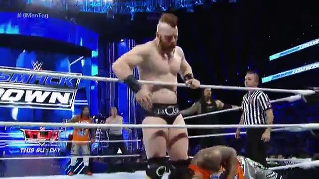 Roman Reigns, Dean Ambrose & The Usos vs. The League of Nations׃ SmackDown, December 10, 2015