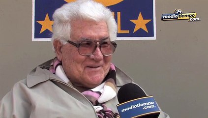 El DT felino, Miloc regaló sus medallas de campeón