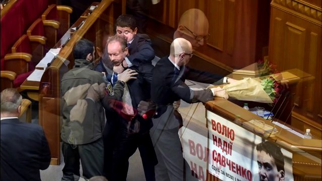 драка в Верховной Раде во время отчета Яценюка Untitled