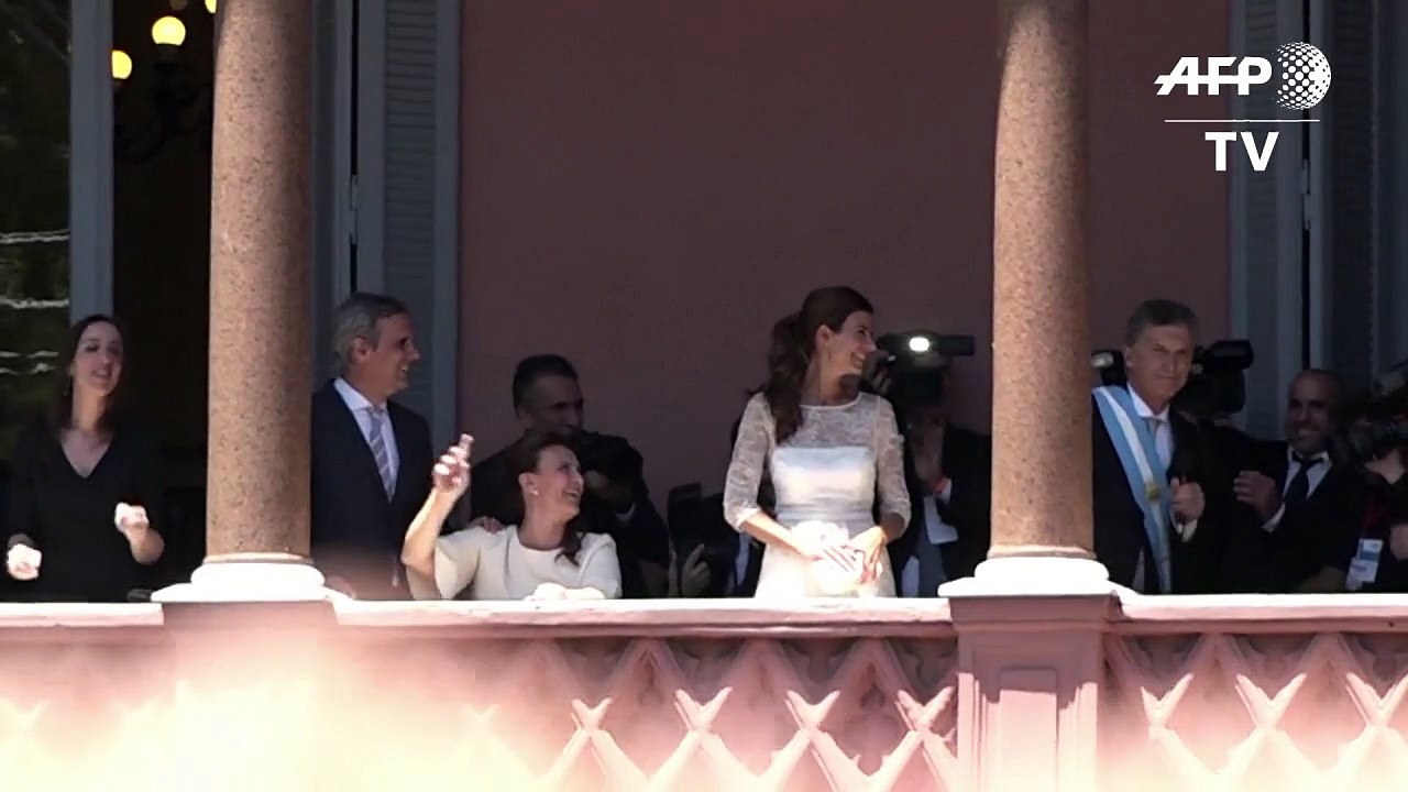 Argentiniens Präsident schwingt die Hüfte zum Amtsantritt