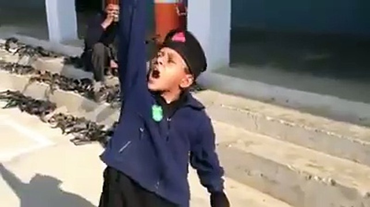 Pakistani Small Kid Rocks The World ! Amazing