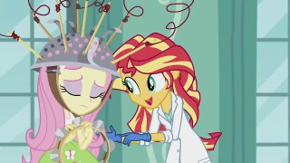 MLP   Equestria Girls - Friendship Games - The Science of Magic (Exclusive Short)