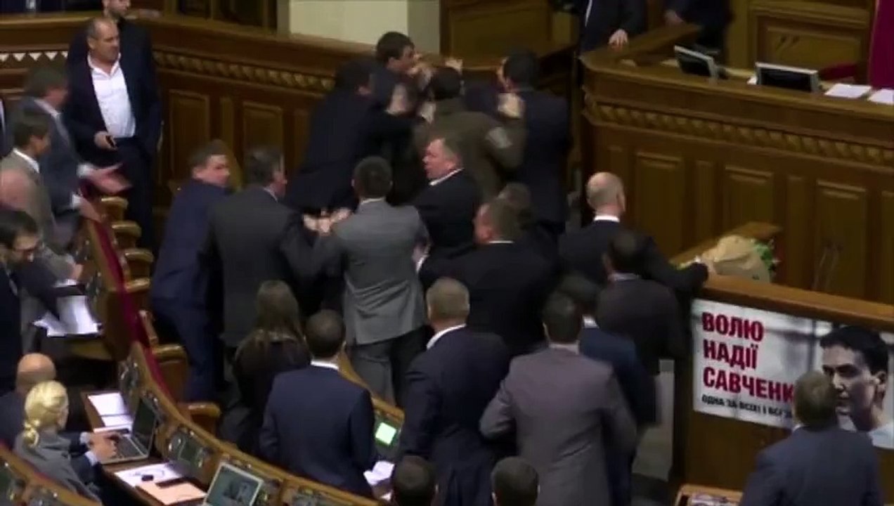 Une séance au parlement ukrainien vire au pugilat