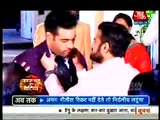 Ishita ko maar ne mein tha Ashok ka haat jaan kar Raman ne kardi Ashok ki Peetai 11th December 2015 Yeh Hai Mohabbatein