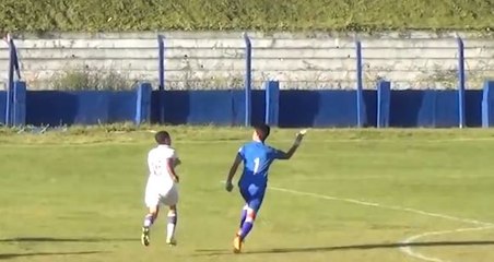 Le but épique d'un jeune gardien !