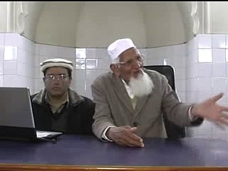 Do not Touch Quran without Wudu and During Menses - Maulana Ishaq