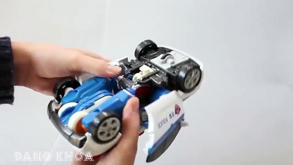 Đồ chơi ô tô cảnh sát biến hình thành siêu nhân robot bảo vệ Trái Đất rất lợi hại
