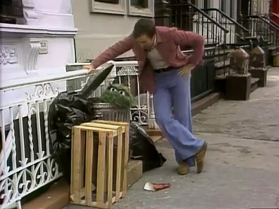 Classic Sesame Street Bob Discusses Littering with Oscar