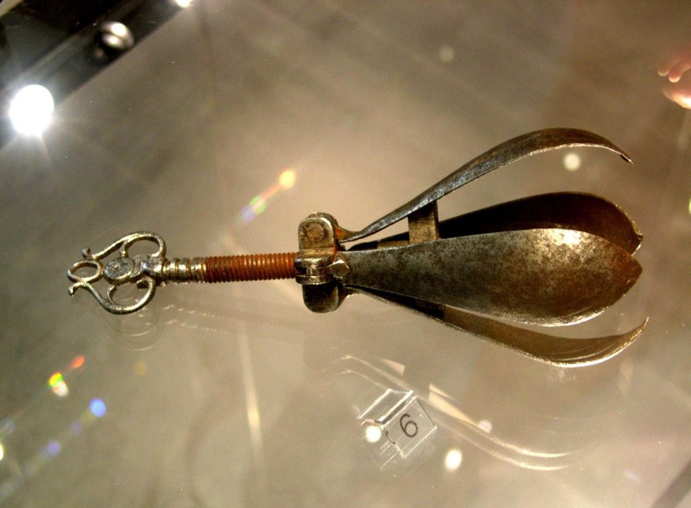 Modern Marvels - Torture Devices