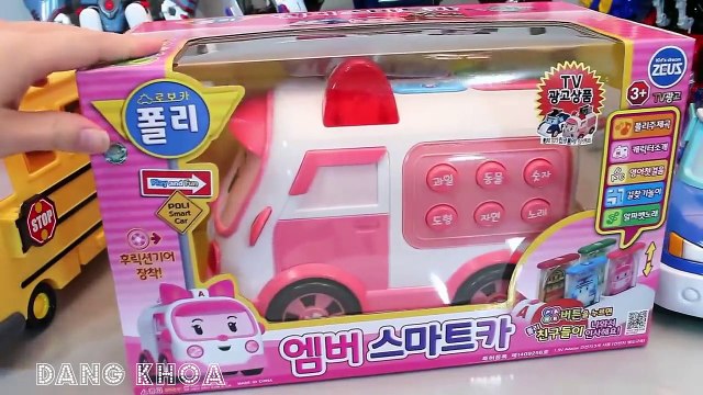 Xe ô tô đồ chơi Rabocar cho bé chơi trò chơi với xe ôtô cứu thương