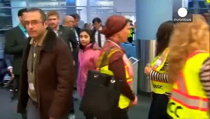 Canada: Syrian refugees get VIP welcome