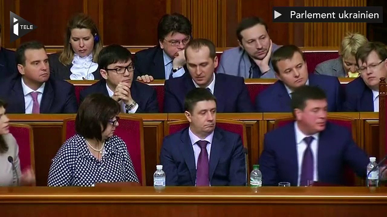 Une bagarre éclate entre des députés pro-occidentaux au Parlement ukrainien