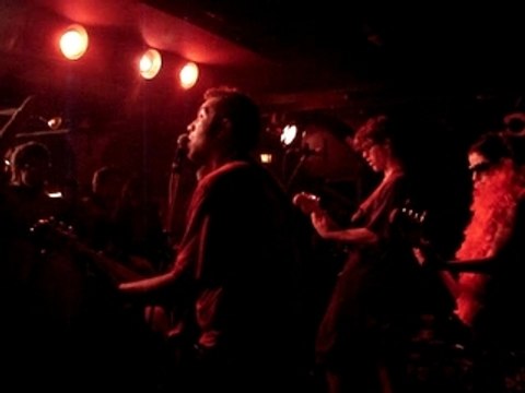 Bimbo Killers, effet pogo