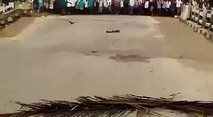 Shocking _ Bridge breaks down in front of people at Avadi in Chennai