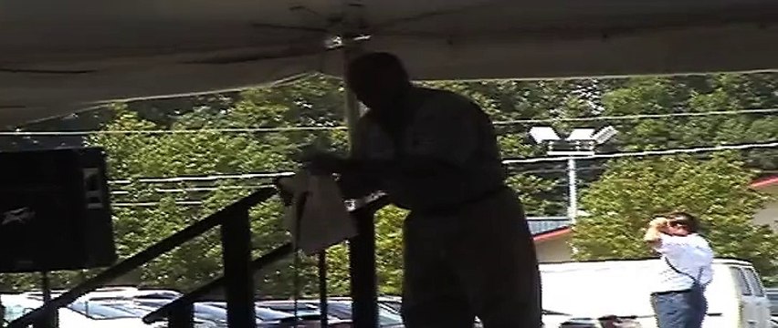 Danny McCorkle sings 'Rubberneckin' Elvis Week 2004