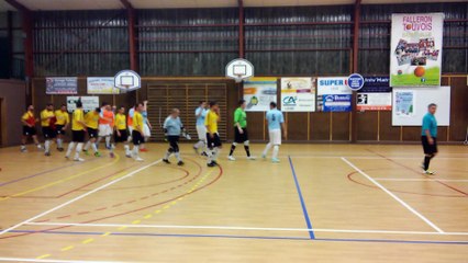 Entrée des joueurs de Falleron Futsal 1 avant le match contre Fut'Sallertaine gagné 8-3 (video 1)