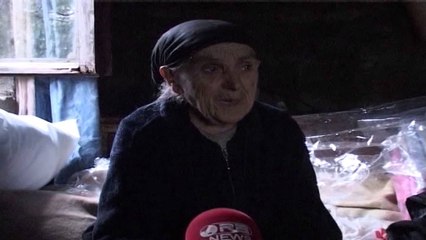 Vdes nga i ftohti. Nënë Barbullës i kishin prerë dritat, nuk mund të paguante