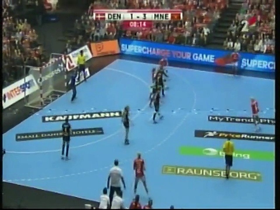 Crna Gora vs Danska/1 poluvrijeme (SP za rukometašice u Danskoj 11/12/2015 rtcg2)