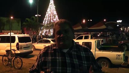 Inauguran en Cortés árbol gigante y un barco iluminados para esta Navidad