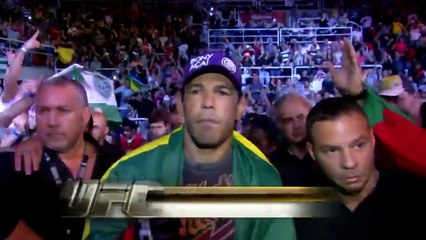 Quand les combattants d'UFC se font voler leurs casquettes par des fans - Compilation