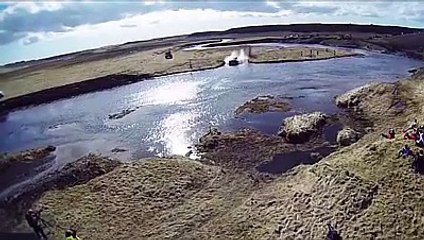 Экстремальные гонки на машинах и не только по реке