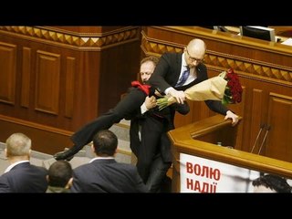 Balls & Brawls: Big fight in Ukraine parliament after opposition MP goes for PM Yatsenyuk’s crotch