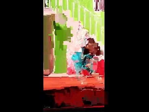 NEW LATEST PAKISTANI ACTRESS HOT STAGE MUJRA DANCE 2015