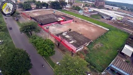 Un policier tire sur un fuyard depuis un hélicoptère