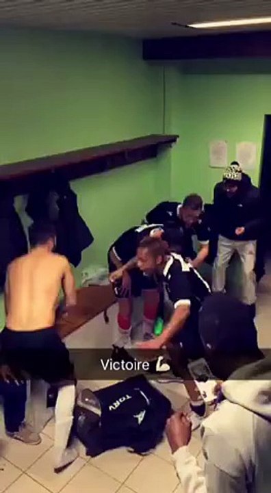 Cri de guerre des Joueurs d'Amiens Marivaux  , après la victoire 6-5 Face à Amiens Réal .