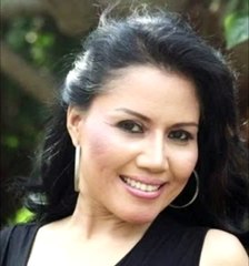 Rita Sugiarto Menunggu