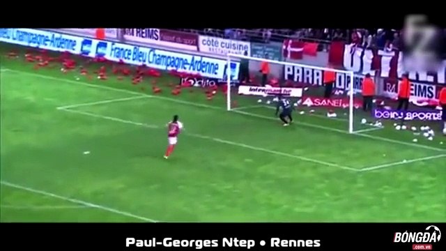 Những pha ghi bàn dễ bị ăn đòn nhất mọi thời đại