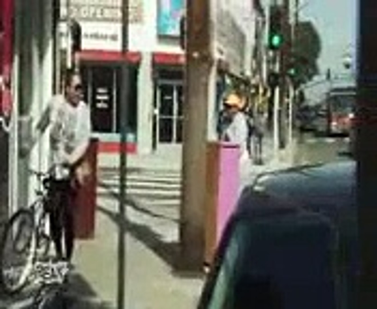 Mattress Scare Prank In The Hood Dailymotion Video