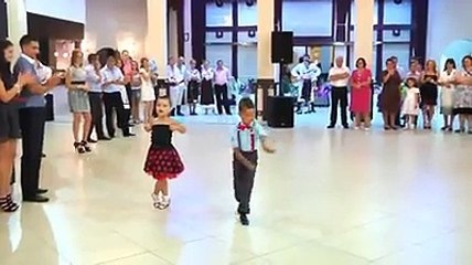 Excellent Dance Performance By A Baby Boy & Girl