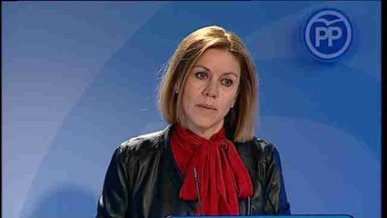 Cospedal traslada el cariño del PP a las familias de los policías asesinados en Kabul.