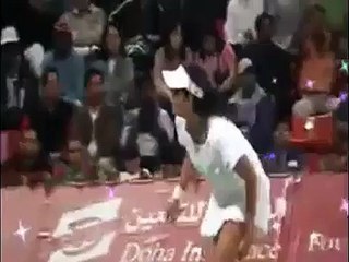 SANIA MIRZA FALL DOWN AND CAMERA SCENE