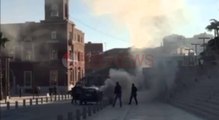Durrës, Makina shpërthen në flakë në qendër të qytetit tek sheshi “Iliria”- Ora News