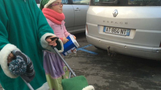 Défilé des enfants pour le Secours Populaire