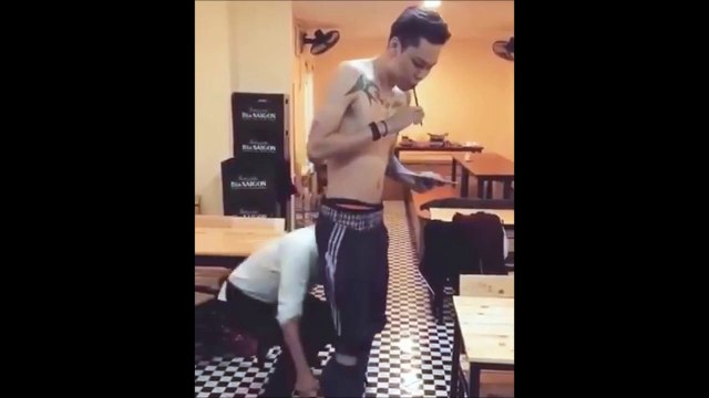 Une blague qui ne marche plus : multi pantalons