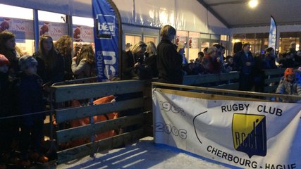 La patinoire de Noël fait le plein